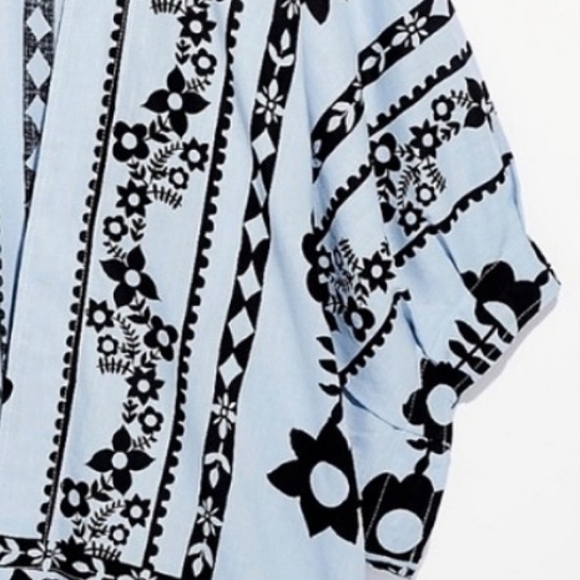 🌸OFFER✨️Free People Keramas Tassel Kimono in Light Floral Blue Black Oversized - Picture 4 of 6